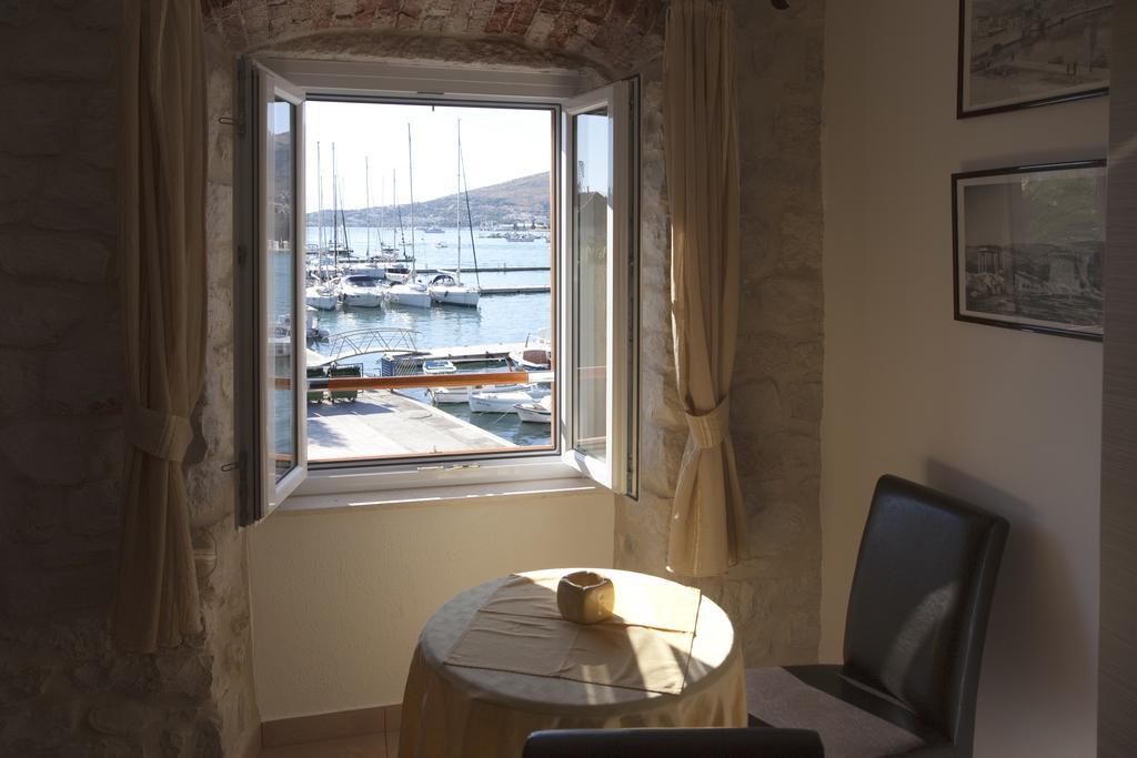Apartments Riva Trogir Habitación foto